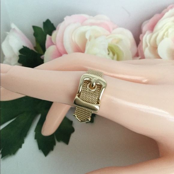 Jewelry - 🌸☘️GOLD BUCKLE RING ☘️🌸